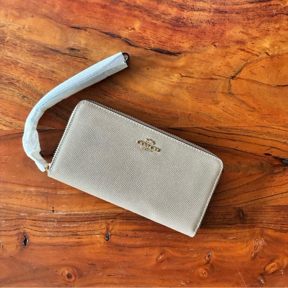 Coach long zip wallet *NEW* - Picture 5 of 5